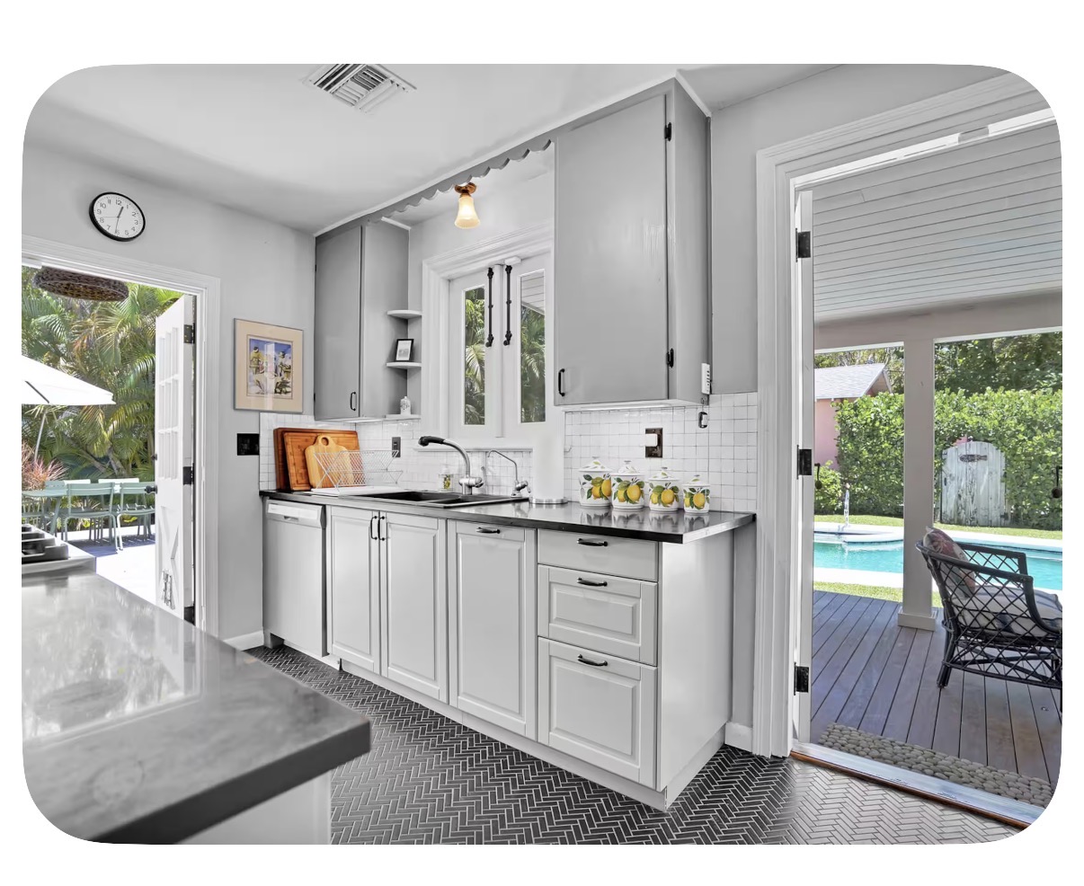 Vacation rental kitchen